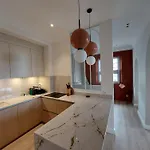 Centre - Spacieux - Calme - Chic Et Cosy - Parking Apartman