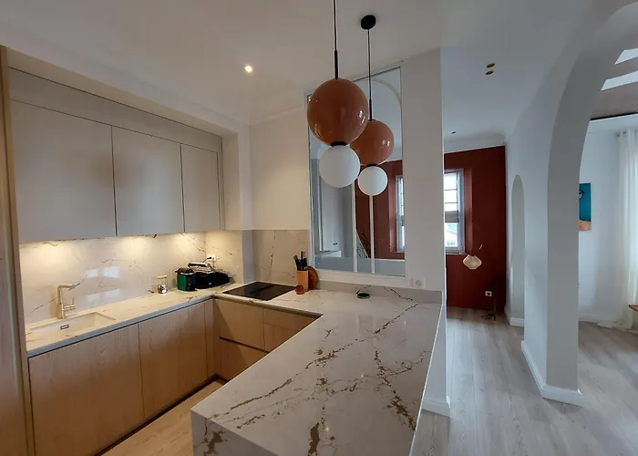 Centre - Spacieux - Calme - Chic Et Cosy - Parking Apartment